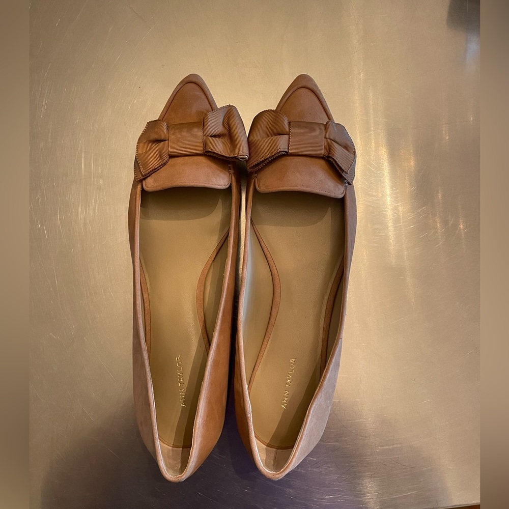 NWT Ann Taylor tan suede flats size 11M